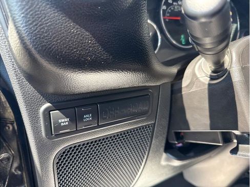 Used 2014 Jeep Wrangler Unlimited Rubicon w/ Connectivity Group AWD/4WD image 14