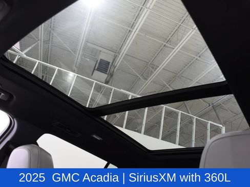Used 2025 GMC Acadia Elevation w/ Elevation Premium Package FWD image 9
