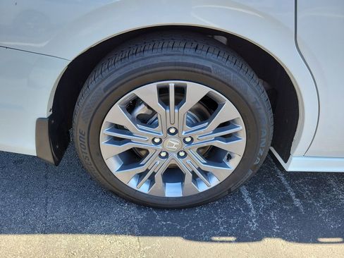 Certified 2025 Honda Odyssey Touring image 6