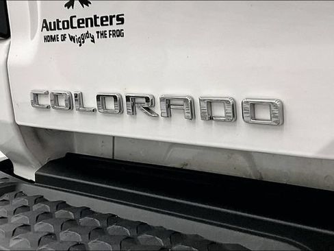 Used 2023 Chevrolet Colorado Trail Boss w/ Technology Package AWD/4WD image 9