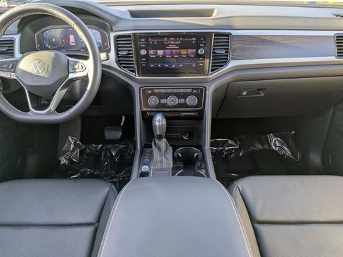 Used 2023 Volkswagen Atlas SE w/ Black Wheel Package FWD image 14