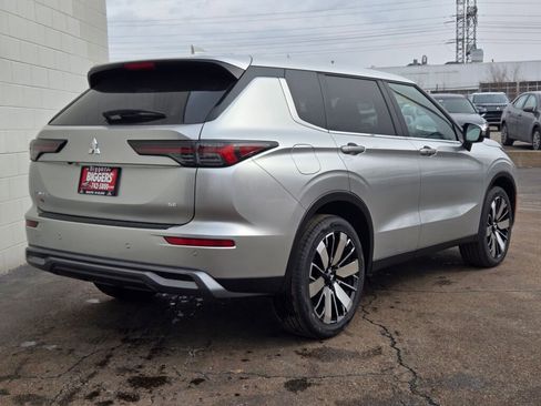 New 2026 Mitsubishi Outlander SE image 10