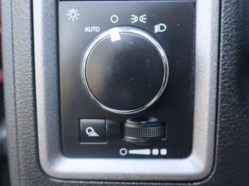 Used 2018 RAM 2500 Tradesman w/ Chrome Appearance Group AWD/4WD image 28