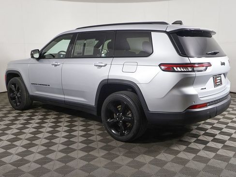 Used 2023 Jeep Grand Cherokee L Laredo AWD/4WD image 14