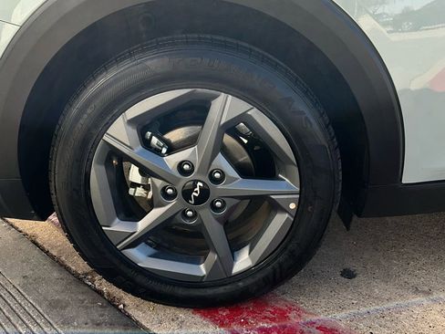 Used 2025 Kia K4 LXS image 9