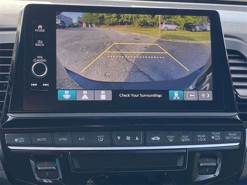 Used 2025 Honda Odyssey Elite image 27