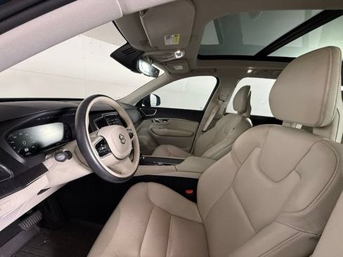 Used 2020 Volvo XC90 T6 Momentum w/ Protection Package Premier AWD/4WD image 12