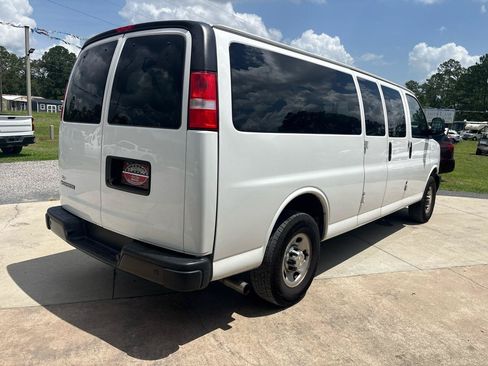 Used 2024 Chevrolet Express 3500 LS RWD image 5