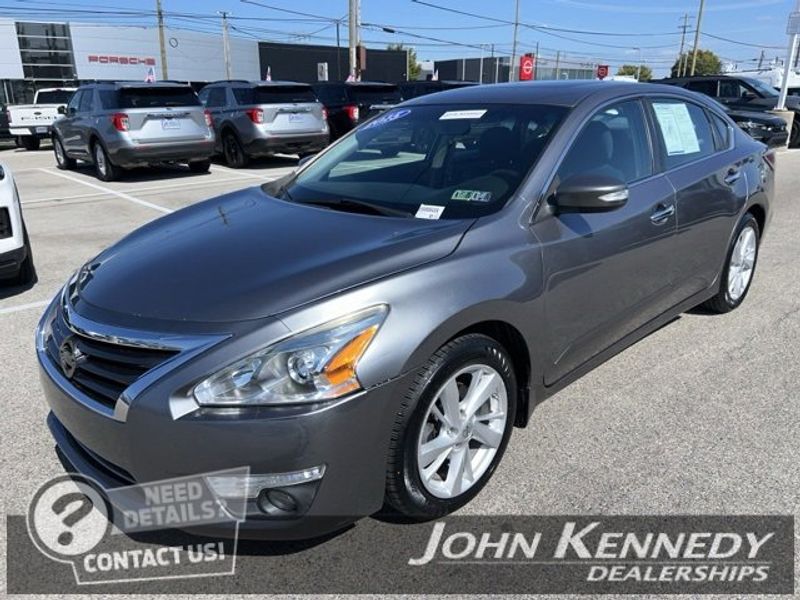 Used 2015 Nissan Altima 2.5 SV w/ Convenience Package image 1