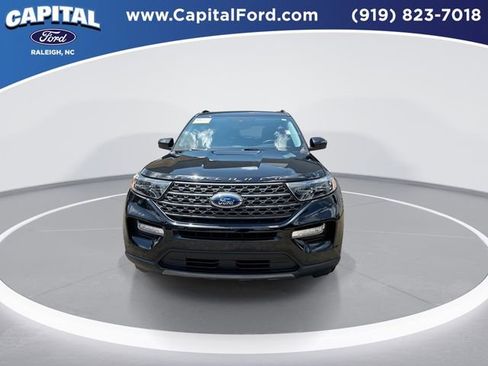Certified 2022 Ford Explorer XLT w/ Equipment Group 202A image 3