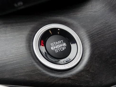 Used 2023 Jeep Grand Cherokee Limited image 11