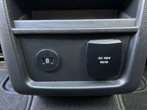 Used 2024 Ford Edge Titanium image 21