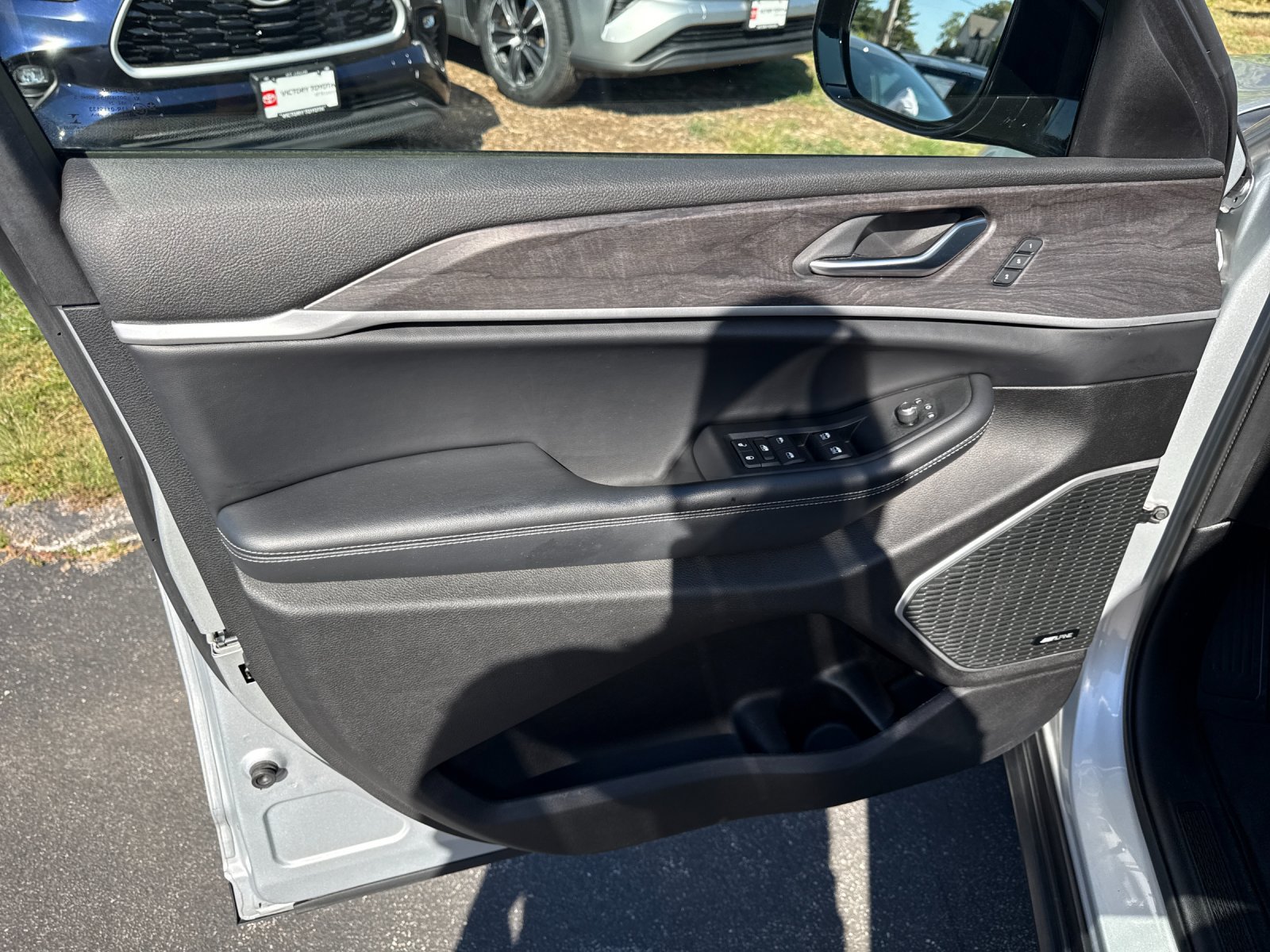 Used 2021 Jeep Grand Cherokee L Limited AWD/4WD image 10