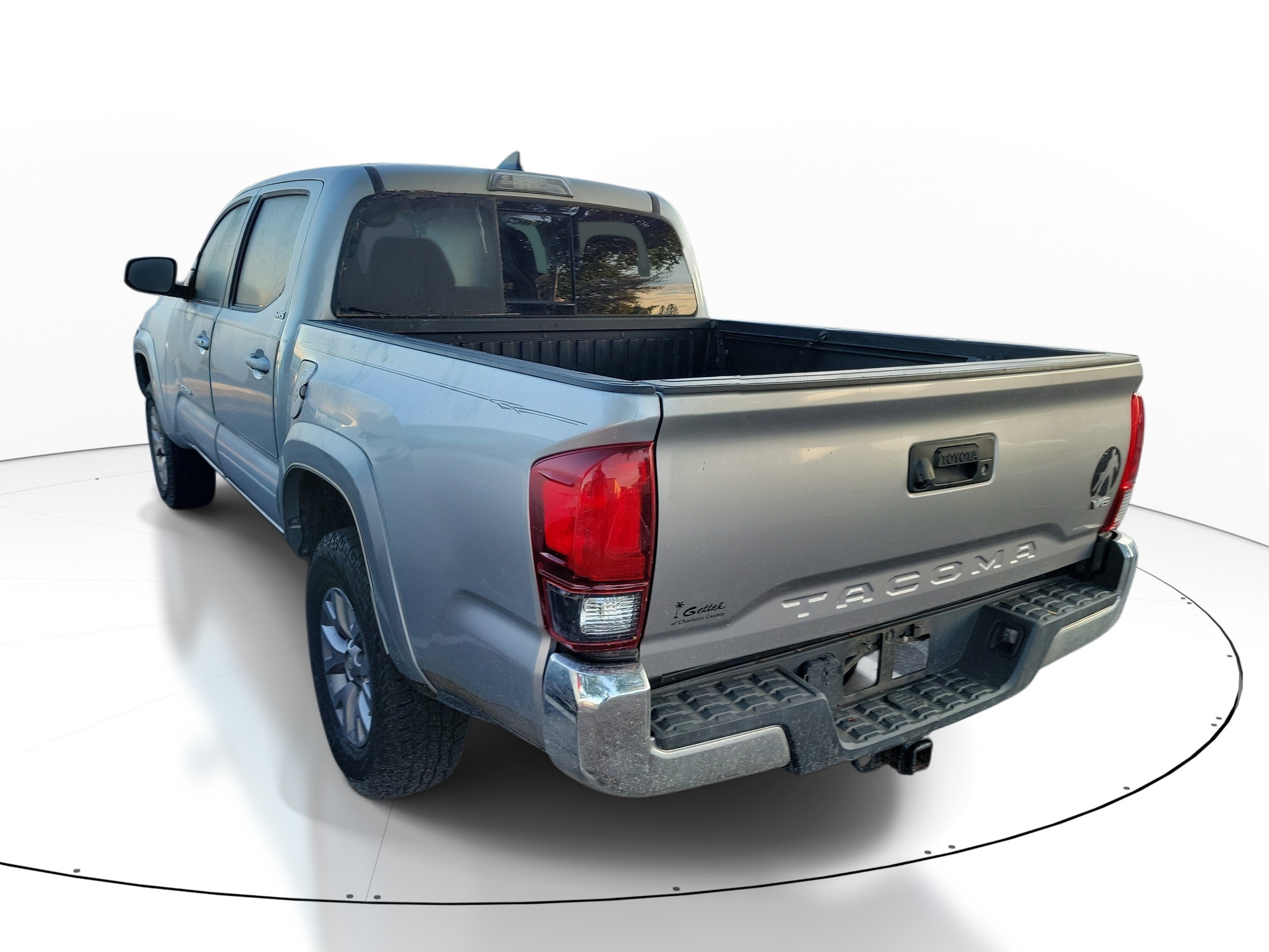 Used 2018 Toyota Tacoma SR5 RWD image 7