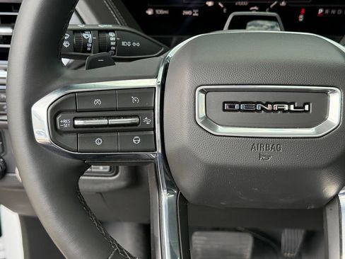 Used 2025 GMC Yukon Denali w/ Denali Reserve Package AWD/4WD image 15