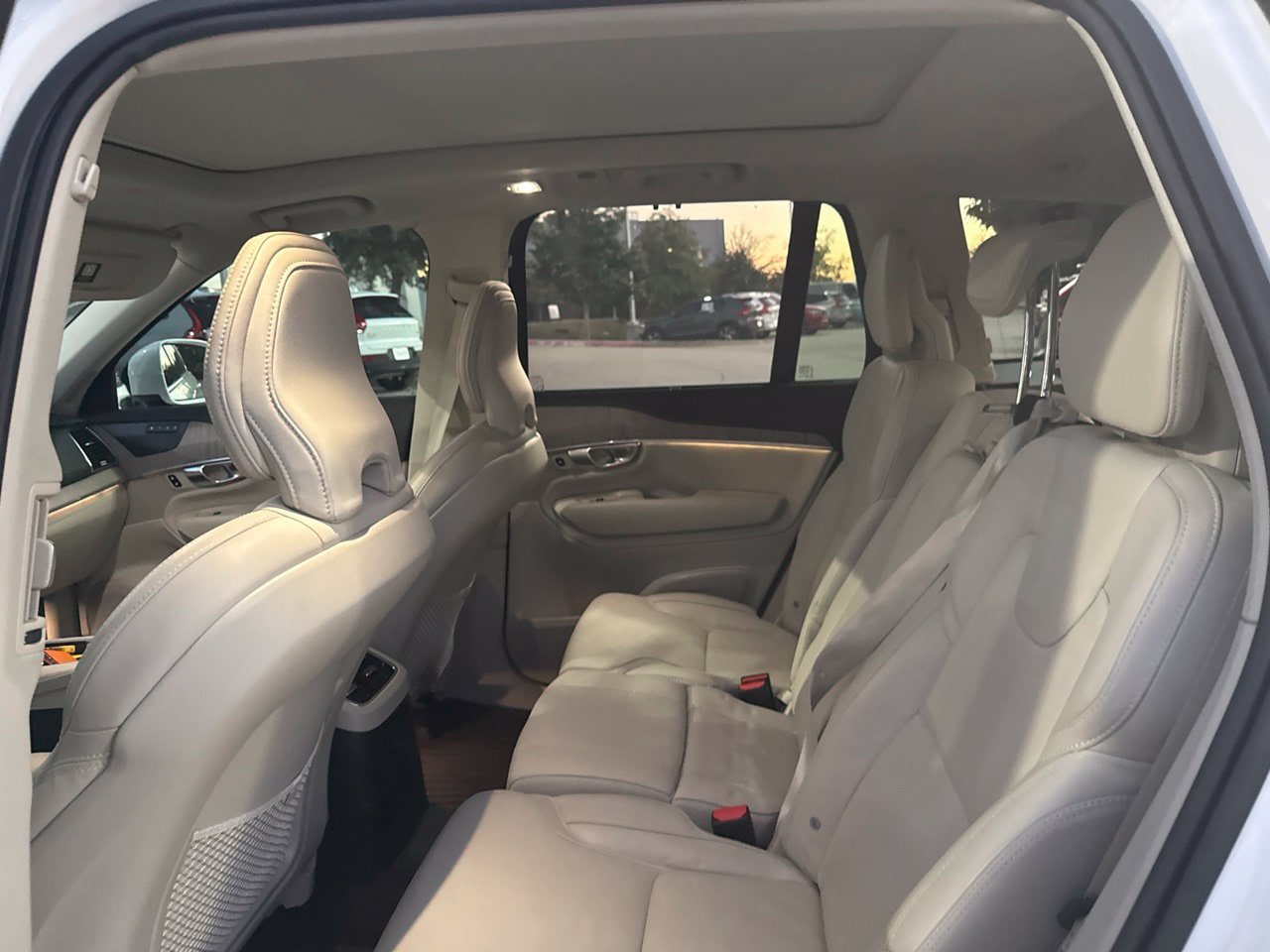 Used 2024 Volvo XC90 T8 Ultimate w/ Protection Package Premier AWD/4WD image 27