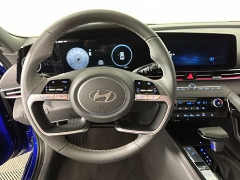Used 2024 Hyundai Elantra SEL w/ Convenience Package FWD image 15