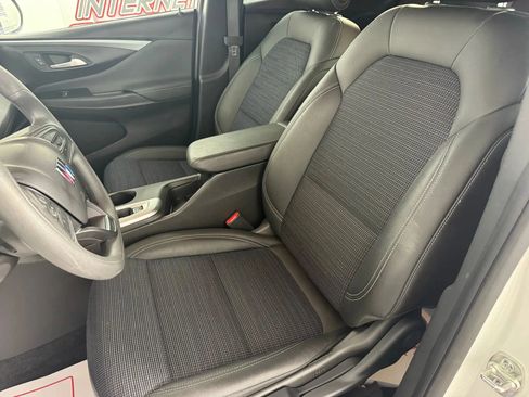 Used 2025 Buick Envista Preferred FWD image 32
