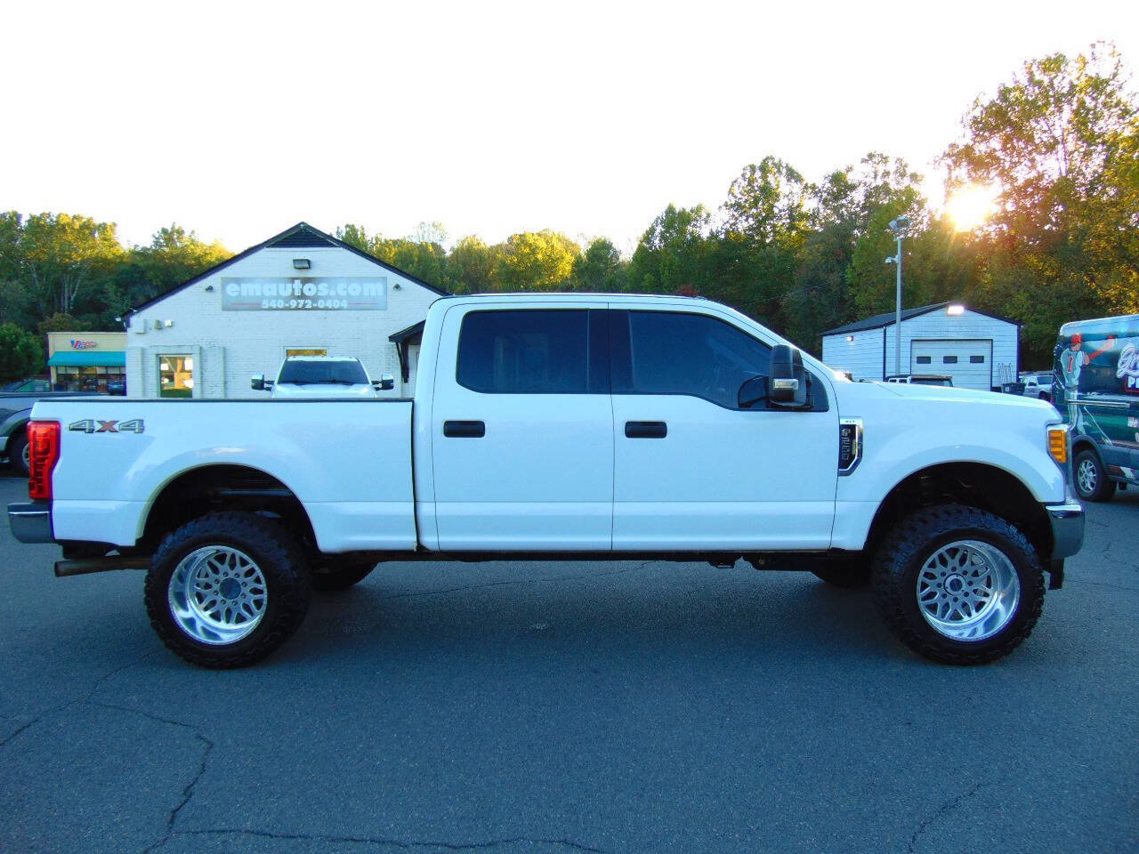 Used 2017 Ford F250 XLT AWD/4WD image 2