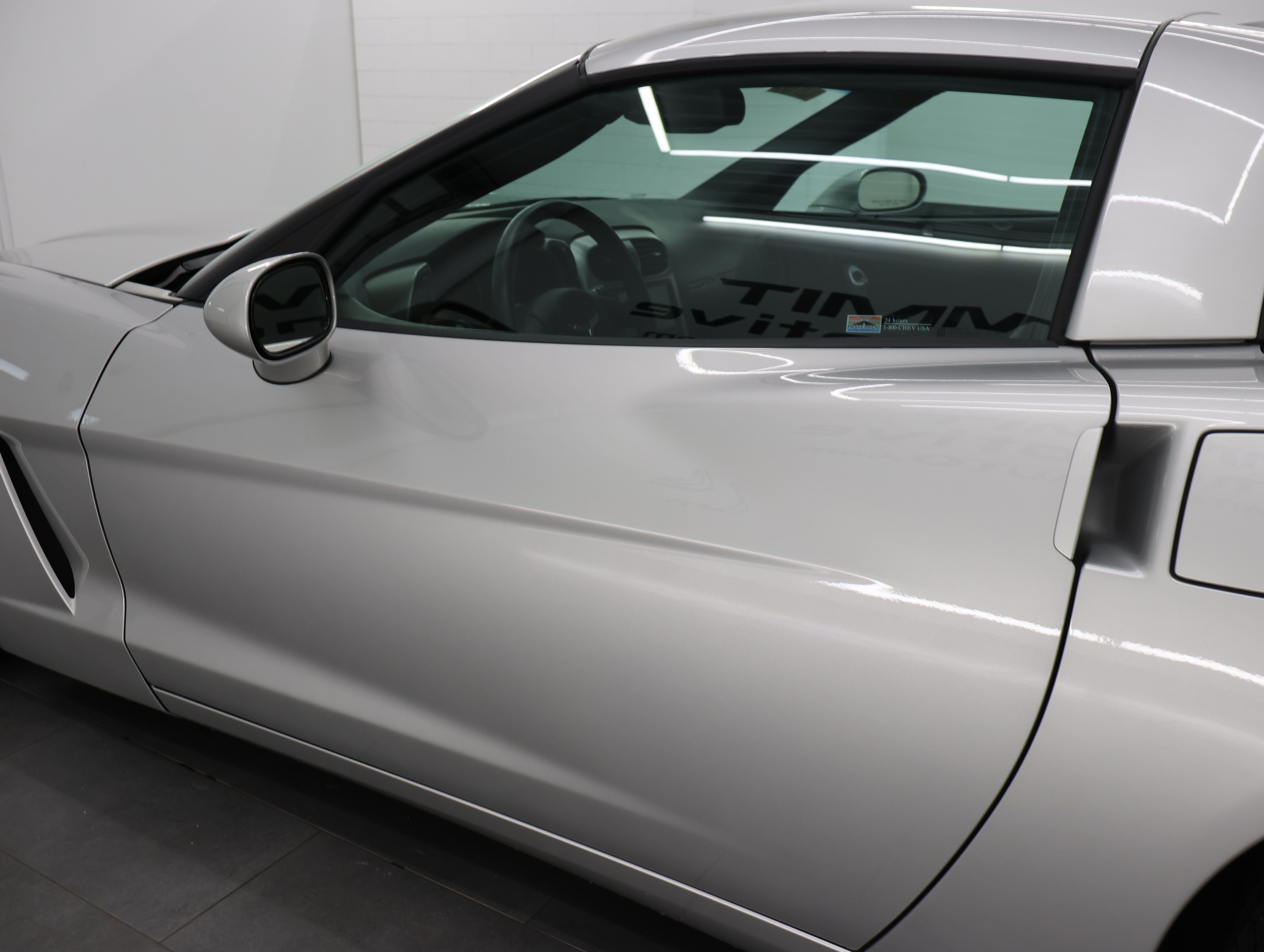 Used 2005 Chevrolet Corvette Coupe w/ Preferred Equipment Group RWD image 25