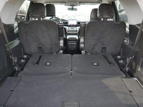 Used 2021 Ford Explorer XLT w/ Equipment Group 202A image 23