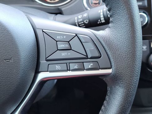 Used 2019 Nissan Rogue SV AWD/4WD image 18