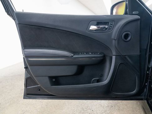 Used 2018 Dodge Charger SRT Hellcat image 17