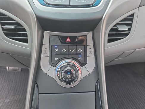 Used 2013 Hyundai Elantra GLS FWD image 23