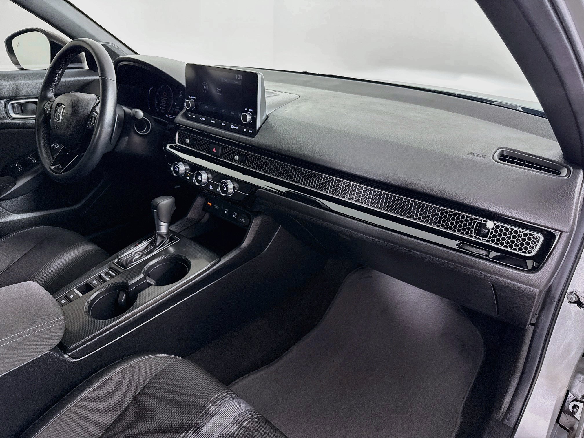 Used 2025 Honda Civic Sport image 28
