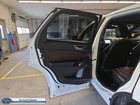 Used 2020 Ford Edge Titanium w/ Equipment Group 301A AWD/4WD image 44