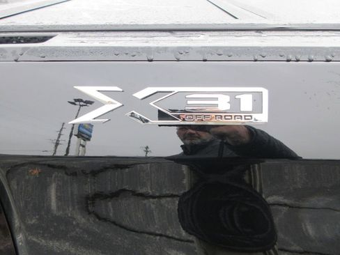 Certified 2025 GMC Sierra 1500 Elevation image 12