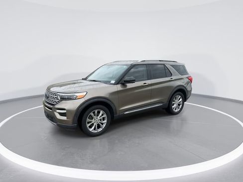 Used 2021 Ford Explorer Limited AWD/4WD image 3