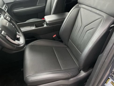 Used 2025 Hyundai Santa Fe SEL AWD/4WD image 11