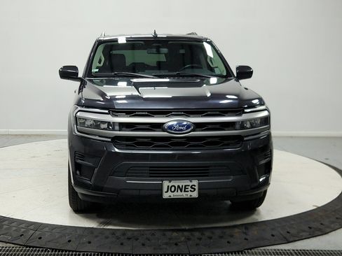 Used 2024 Ford Expedition Max XLT AWD/4WD image 3