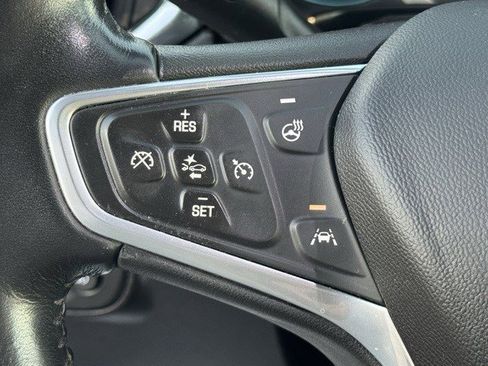 Used 2022 Chevrolet Equinox Premier image 17