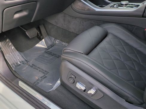 Used 2026 BMW X7 xDrive40i image 17