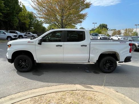 Used 2023 Chevrolet Silverado 1500 Custom Trail Boss AWD/4WD image 4