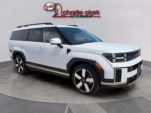Used 2025 Hyundai Santa Fe Limited AWD/4WD image 8