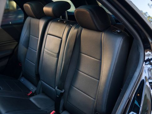 Used 2023 Mercedes-Benz GLE 350 w/ 3rd Row Seat Package image 32