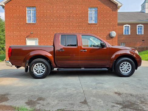 Used 2016 Nissan Frontier SV AWD/4WD image 4