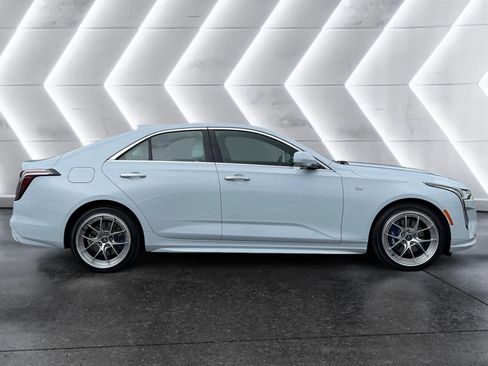 Used 2022 Cadillac CT4 Premium Luxury RWD image 6
