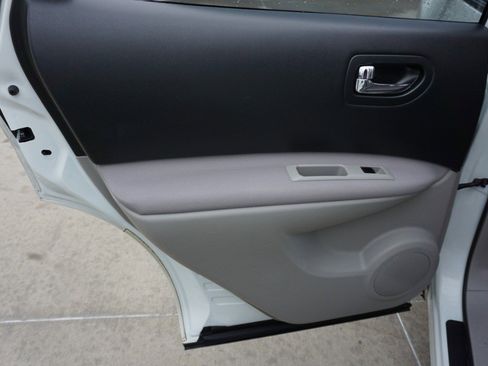 Used 2013 Nissan Rogue S image 26