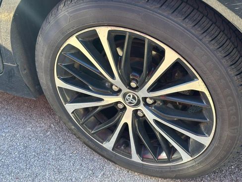 Used 2020 Toyota Camry SE image 6