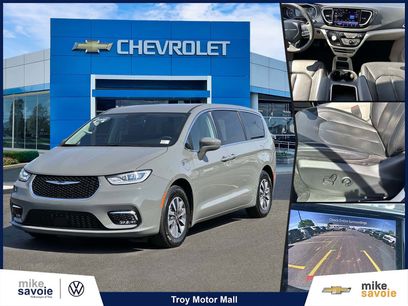 Used 2022 Chrysler Pacifica Touring-L