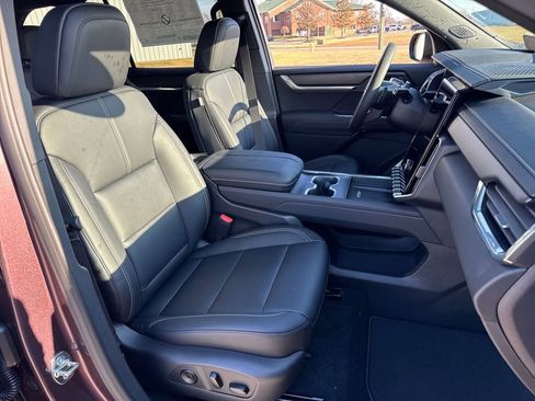 New 2026 GMC Acadia Elevation w/ Super Cruise Package image 12