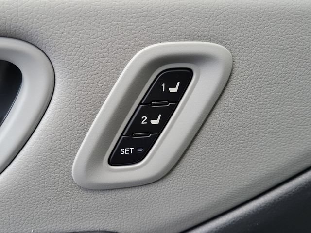 Used 2024 Honda Pilot Touring image 14