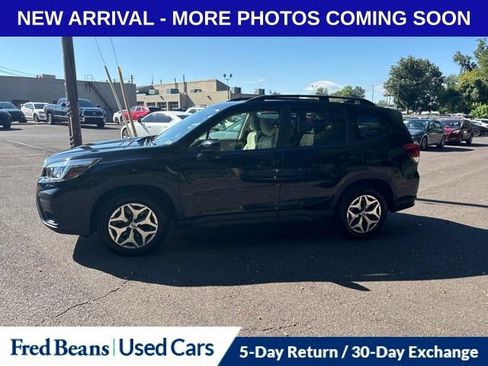 Used 2019 Subaru Forester Premium w/ All-Weather Package AWD/4WD image 6