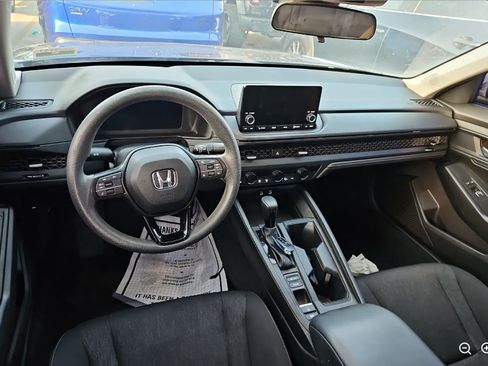 Used 2023 Honda Accord EX image 11