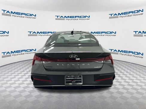 Used 2025 Hyundai Elantra Limited FWD image 4