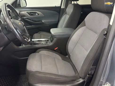 Used 2020 Chevrolet Traverse LT image 11
